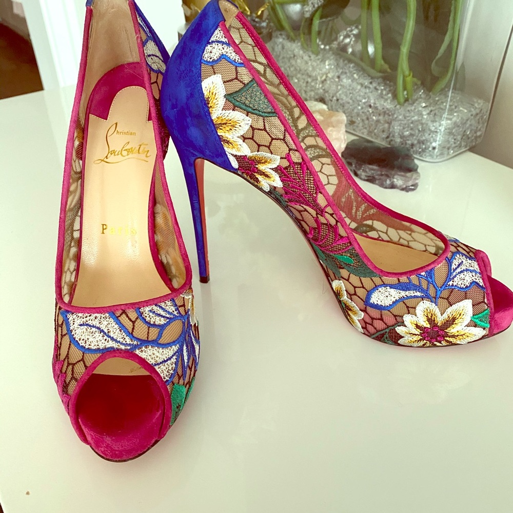 Christian louboutin 7.5 flower peep toe pumps